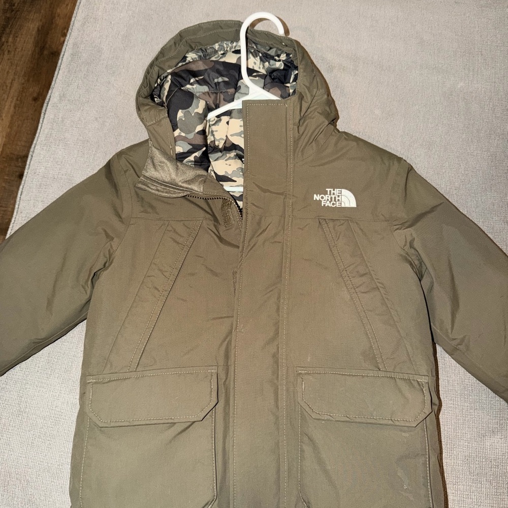 Size 7/8 The North Face Kids McMurdo Hooded Jacket